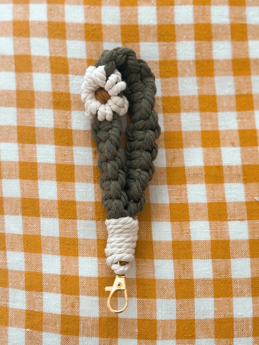 Daisy Wristlet Macrame Keychain