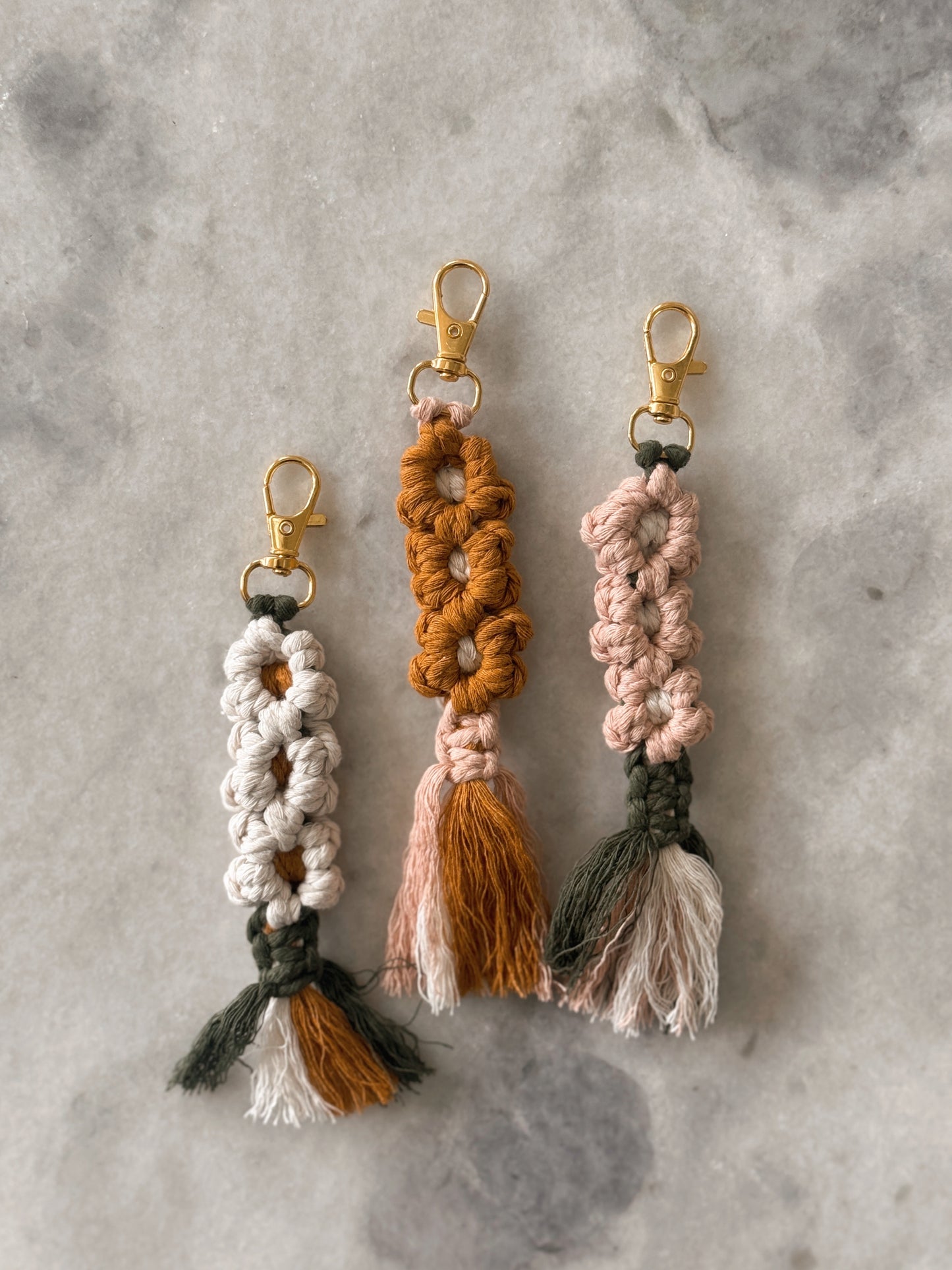 Chain of Daisies Macrame Keychain